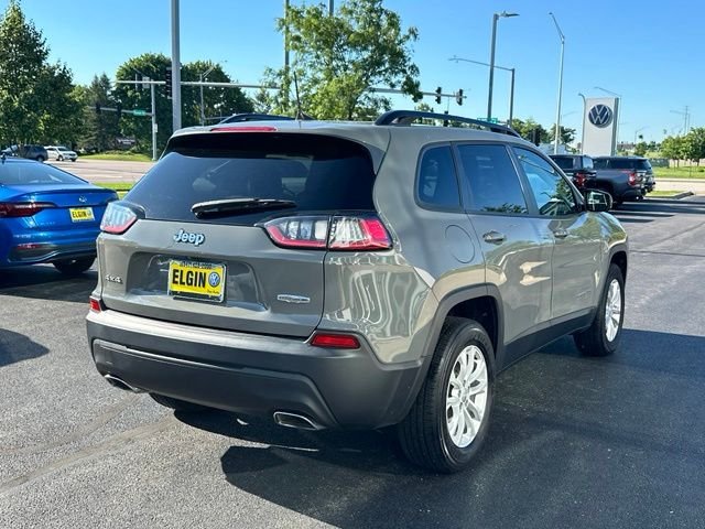 Used 2022 Gray Jeep Latitude Lux image 3