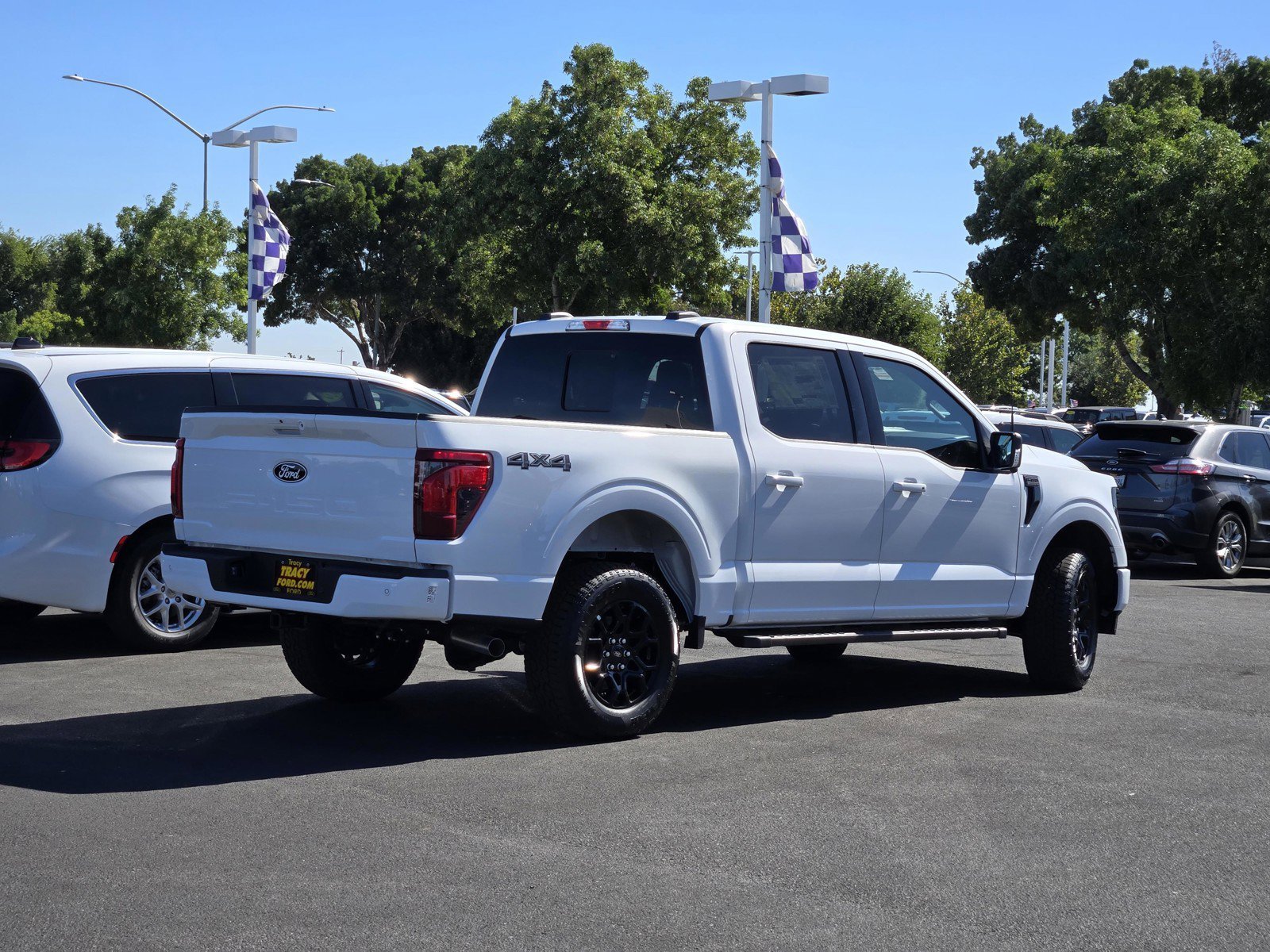 New 2026 Oxford White Ford XLT image 4