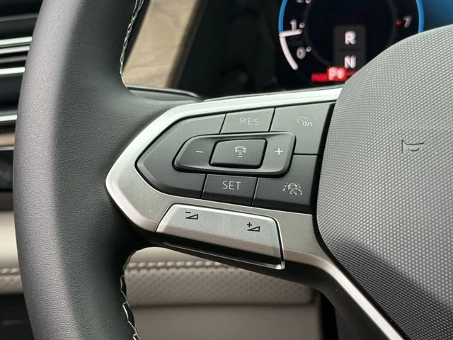 New 2026 White Volkswagen 2.0T SE w/Technology image 10