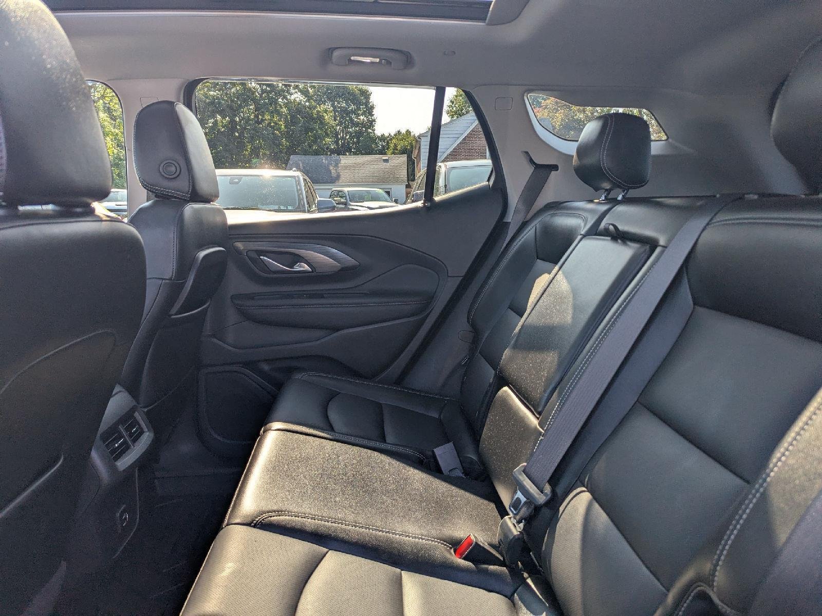 Used 2022 Summit White GMC SLT image 31