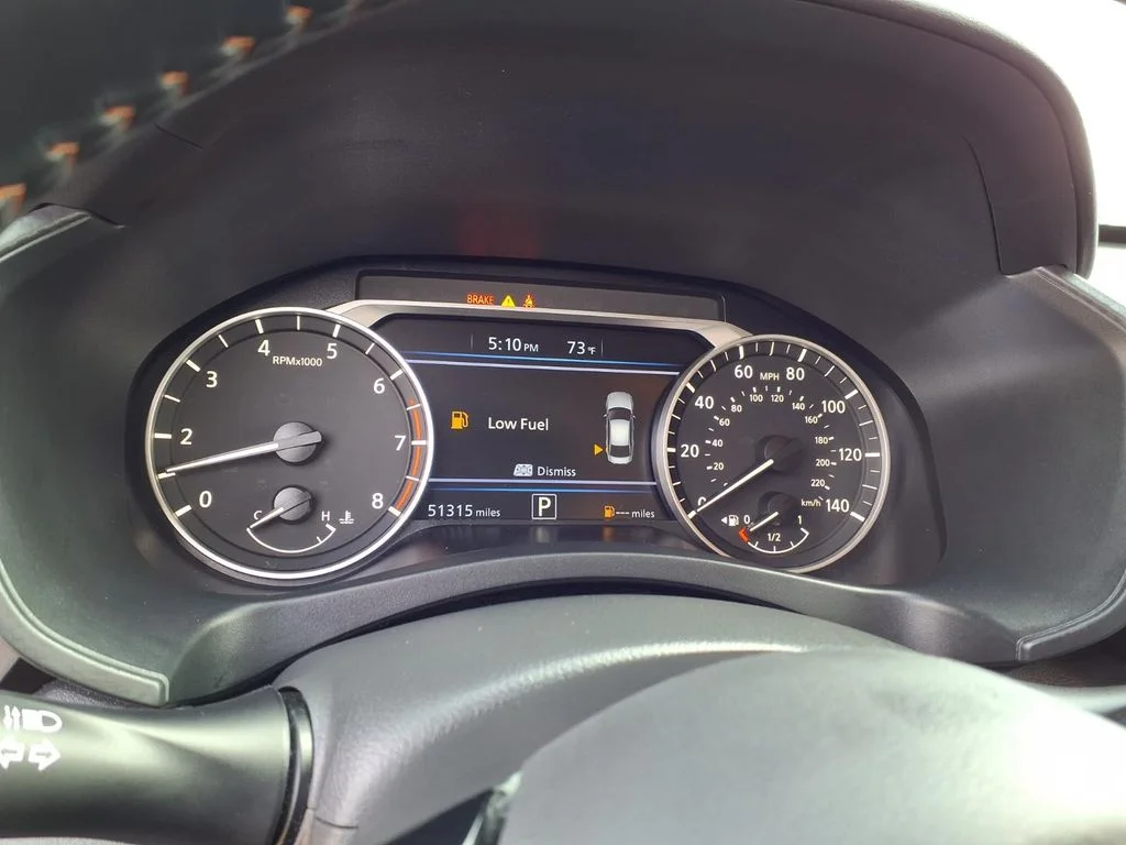Used 2020 White Nissan 2.5 SR image 12