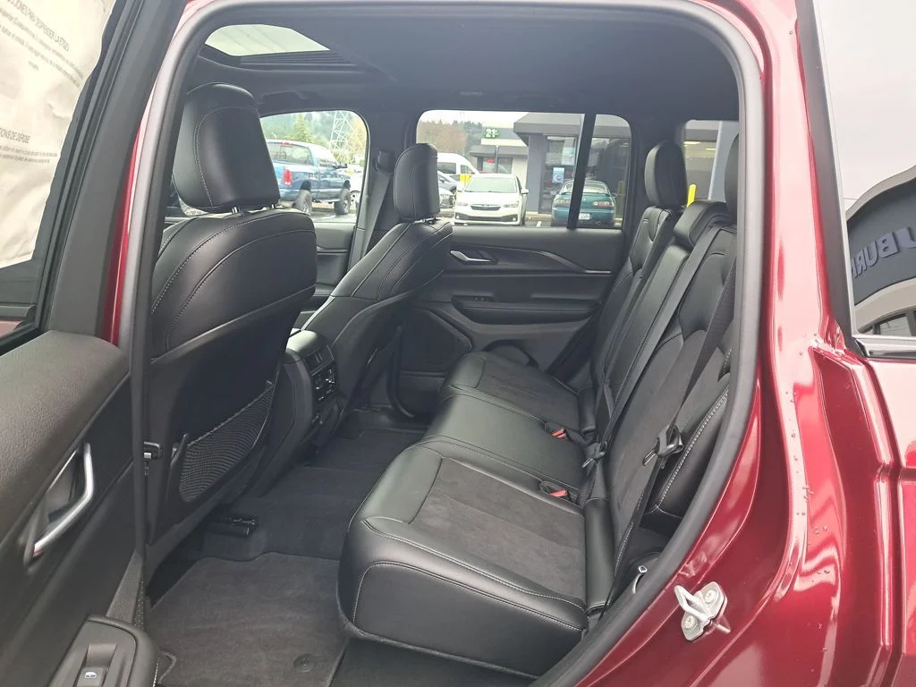 2025 Jeep Grand Cherokee Altitude - Photo 14