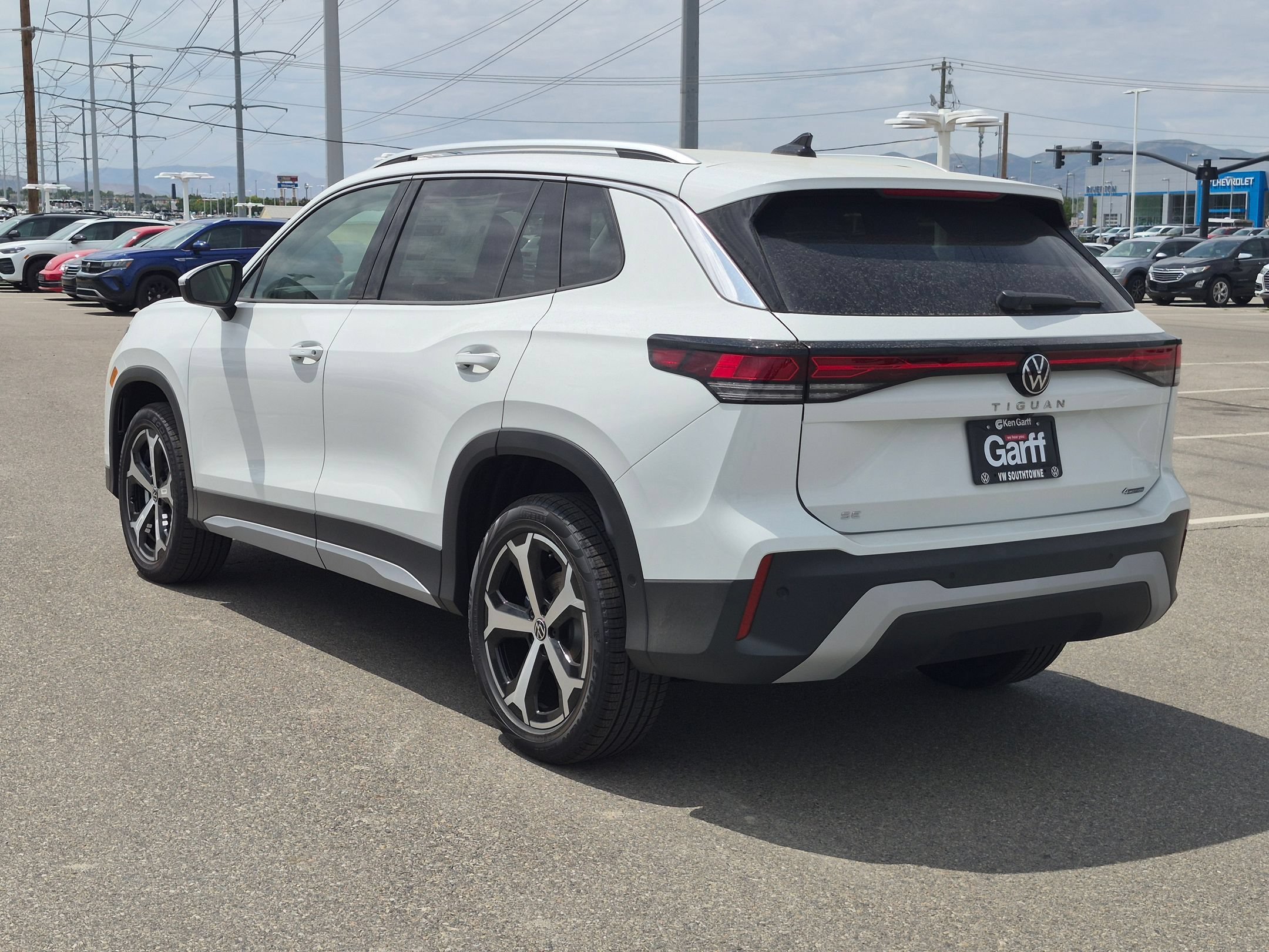 New 2026 Pure White Volkswagen SE image 5