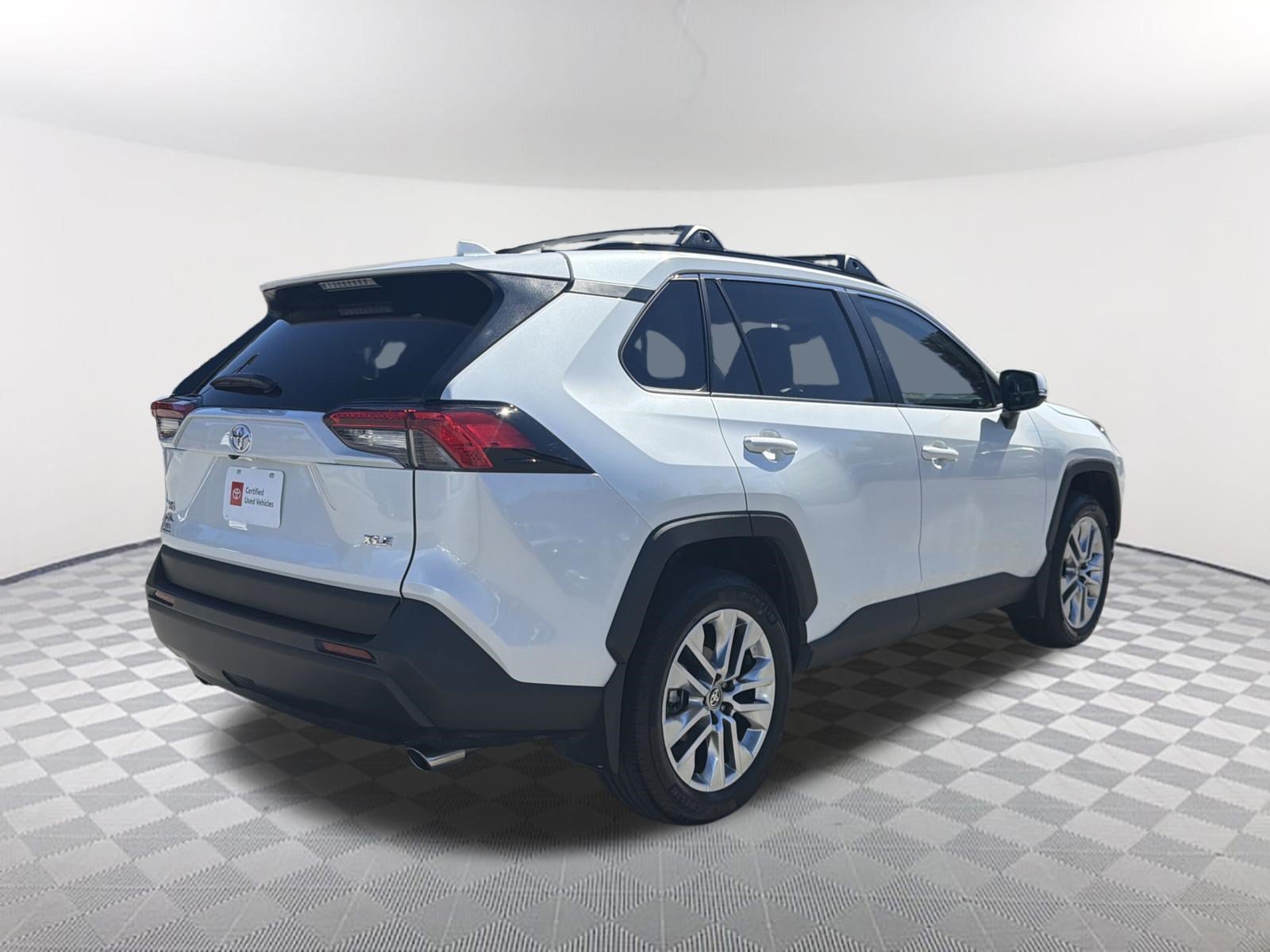 Certified Used 2025 Wind Chill Pearl Toyota XLE Premium image 17
