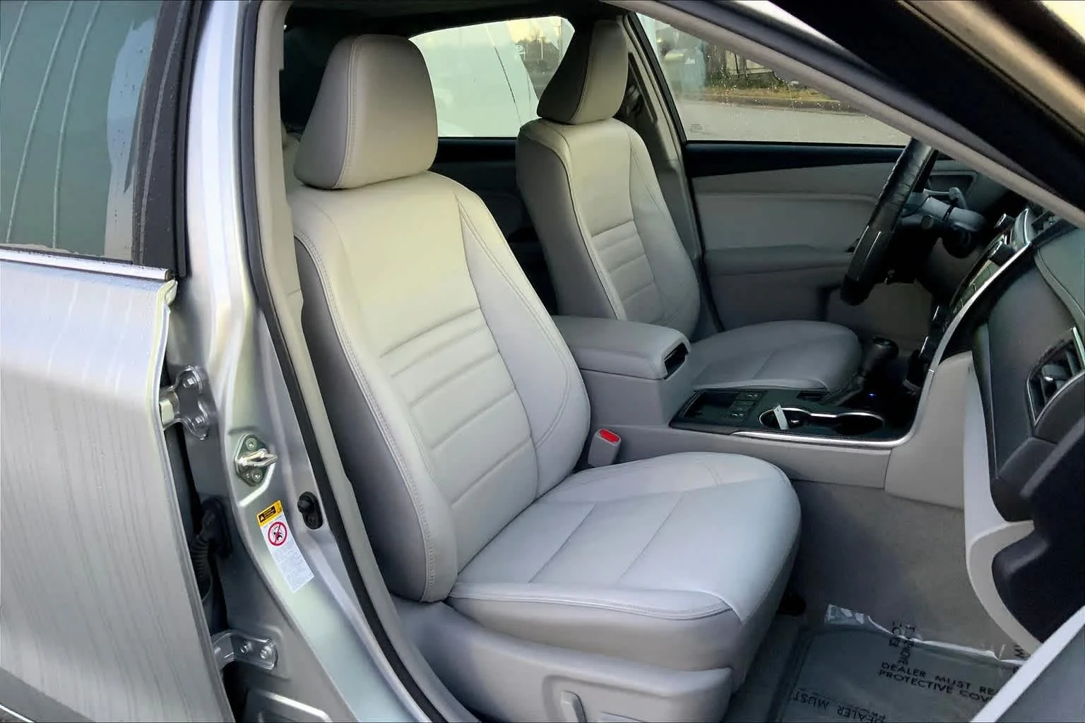 Used 2017 Celestial Silver Metallic Toyota Hybrid XLE image 9