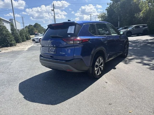 Used 2022 Blue Nissan SV image 5