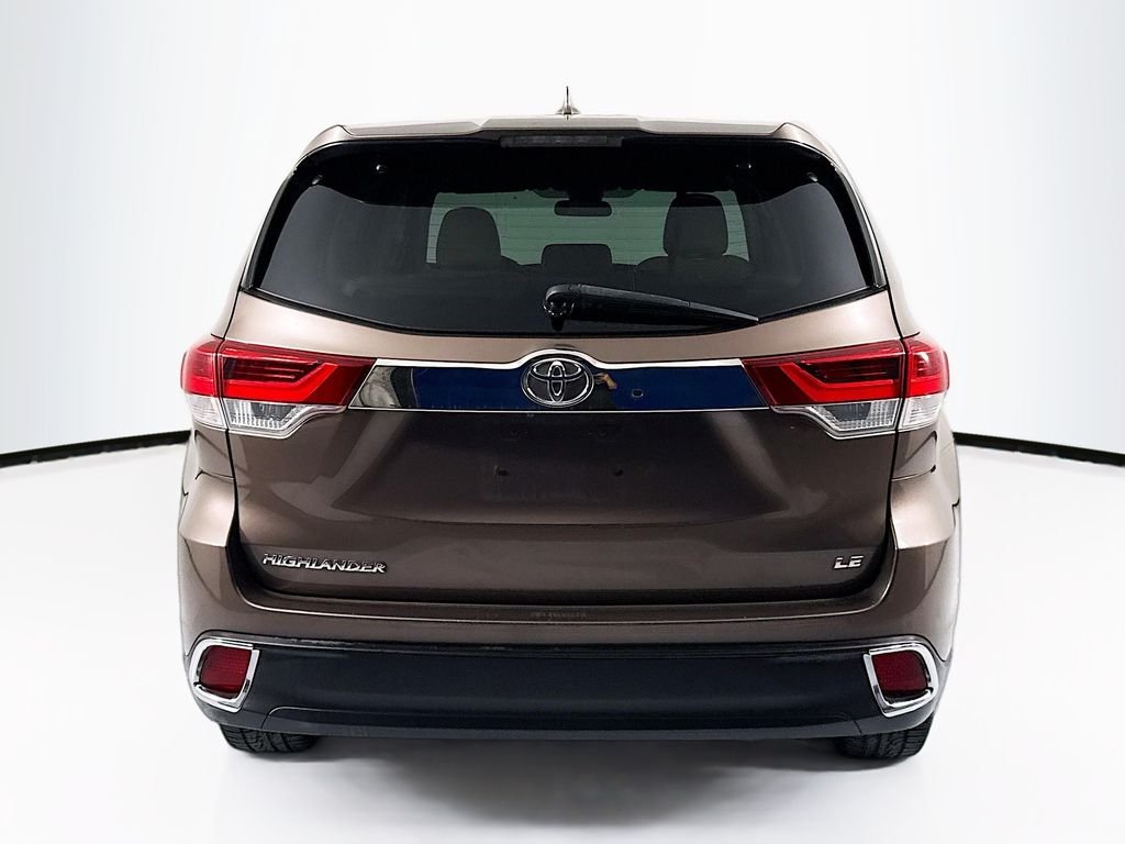 Used 2018 Walnut Toyota LE Plus image 6