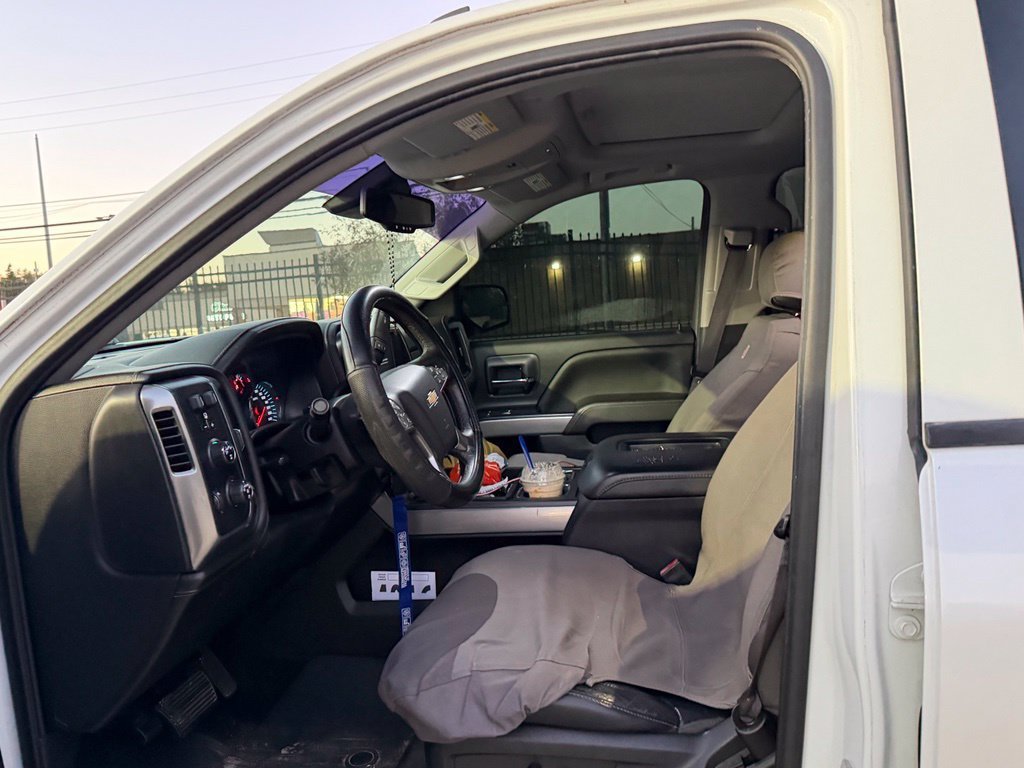 Used 2017 IRIDESCENT PEARL TRICOAT Chevrolet LTZ image 7