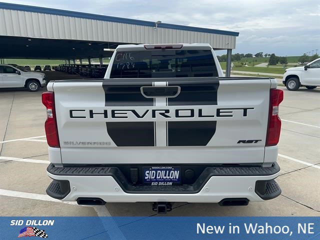 New 2026 Summit White Chevrolet RST image 4