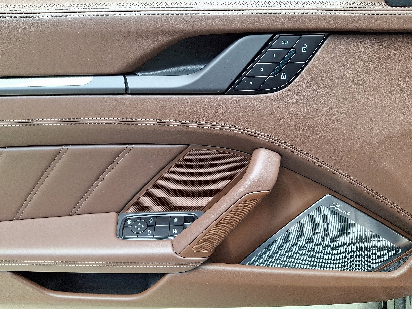 New 2026 Aventurine Green Metallic Porsche Carrera GTS image 15