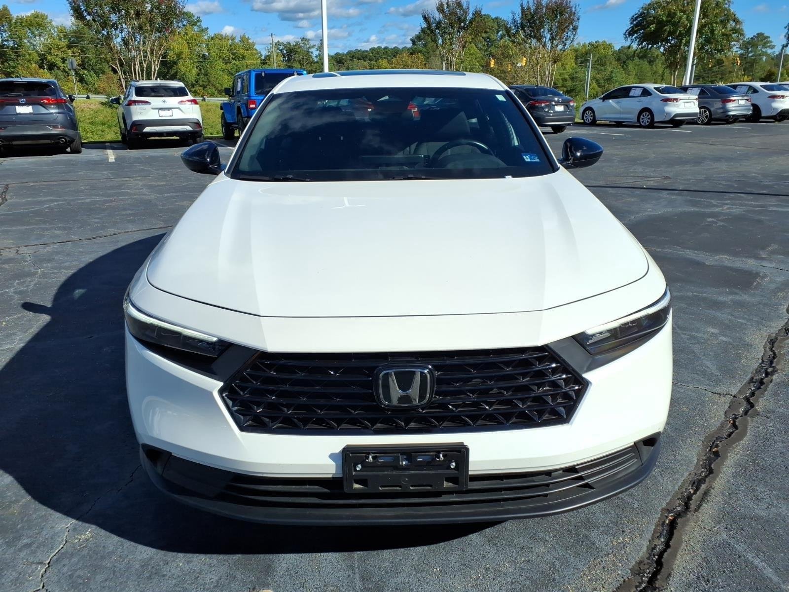 Used 2025 Platinum White Pearl Honda Sport image 10