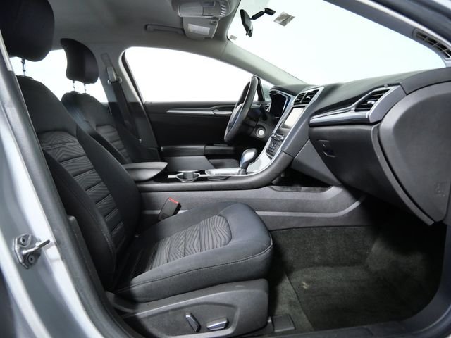 Used 2016 Silver Ford SE image 11