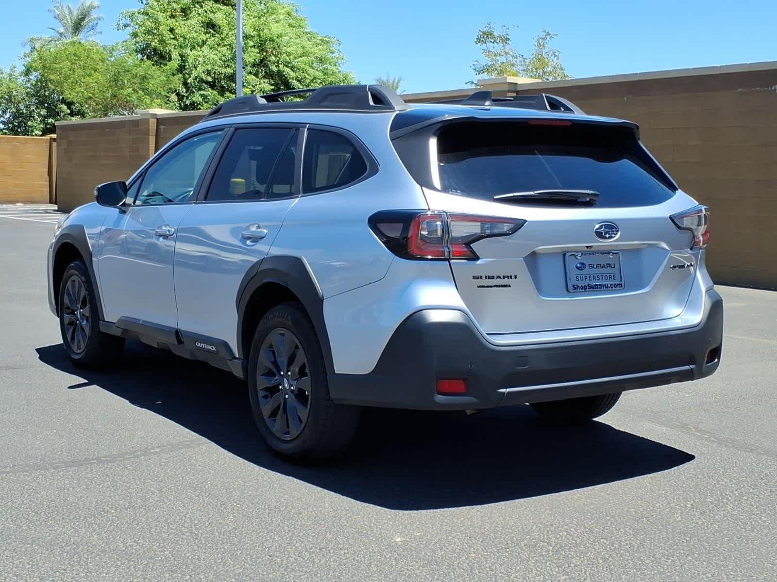 Used 2025 Ice Silver Metallic Subaru Onyx Edition image 5