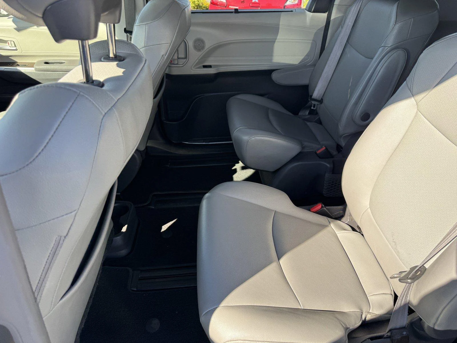 Used 2021 Blizzard Pearl Toyota XLE image 13