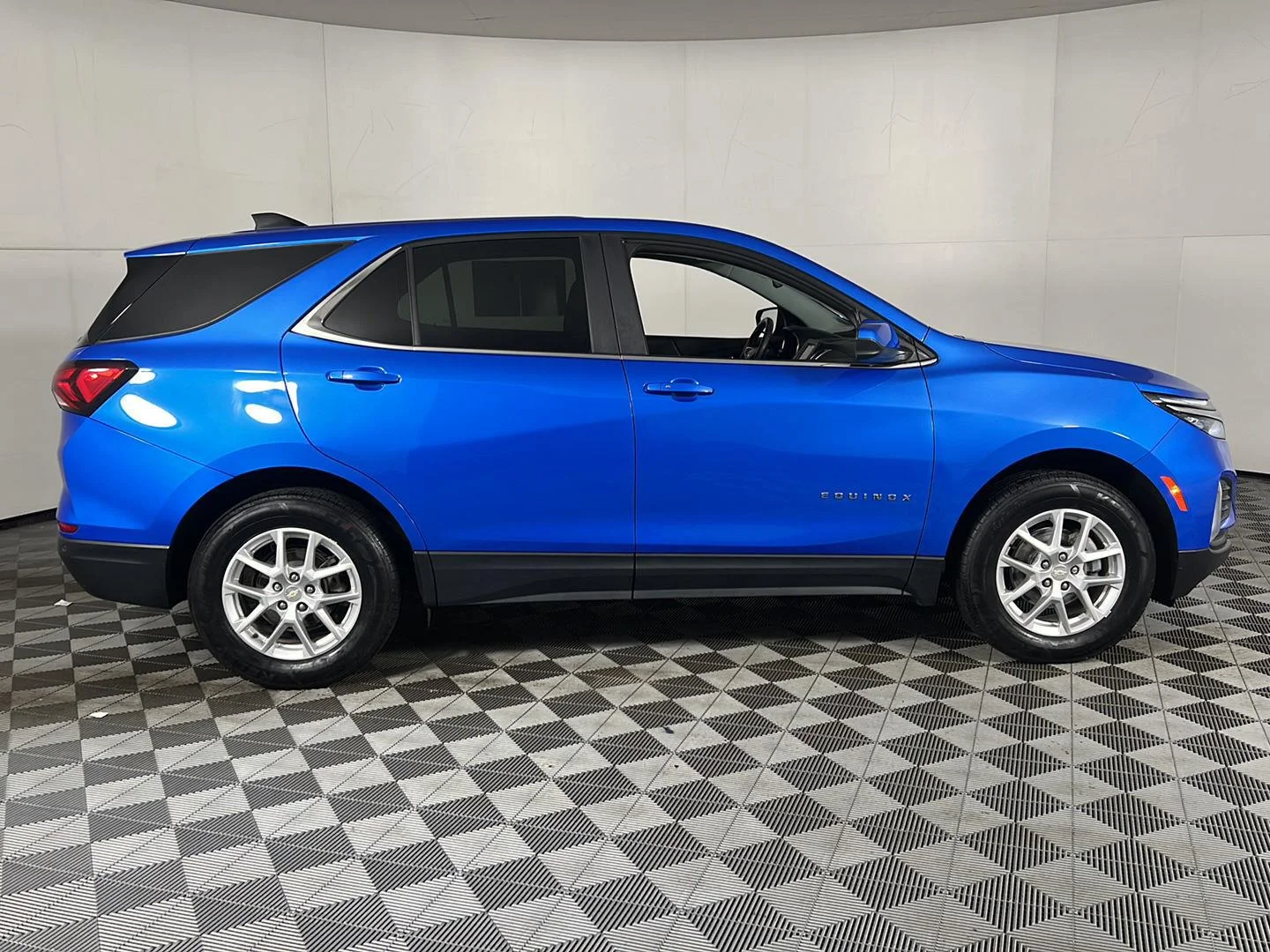 Used 2024 Riptide Blue Metallic Chevrolet LT image 23