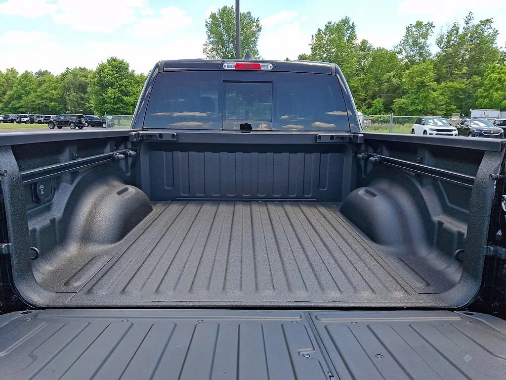 New 2026 Diamond Black Crystal Pearlcoat Ram Laramie image 21