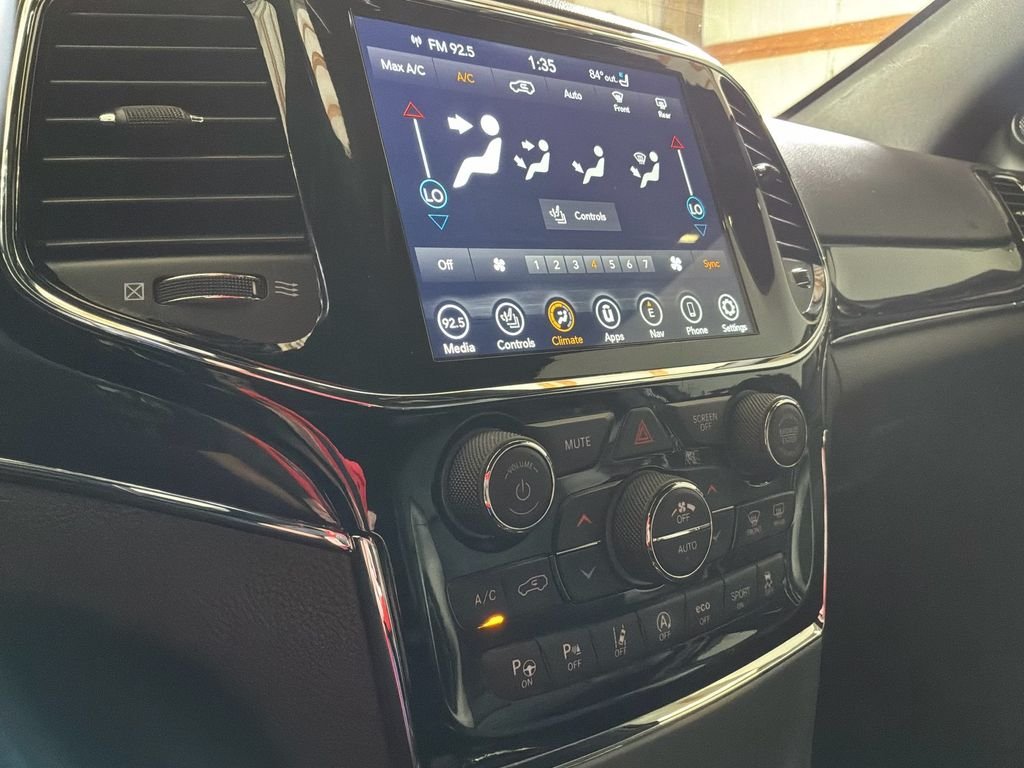 2020 Jeep Grand Cherokee Overland - Photo 25