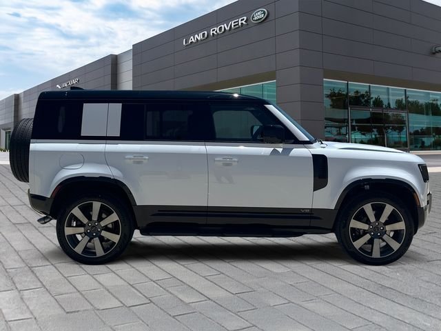 New 2026 Fuji White Land Rover V8 image 6