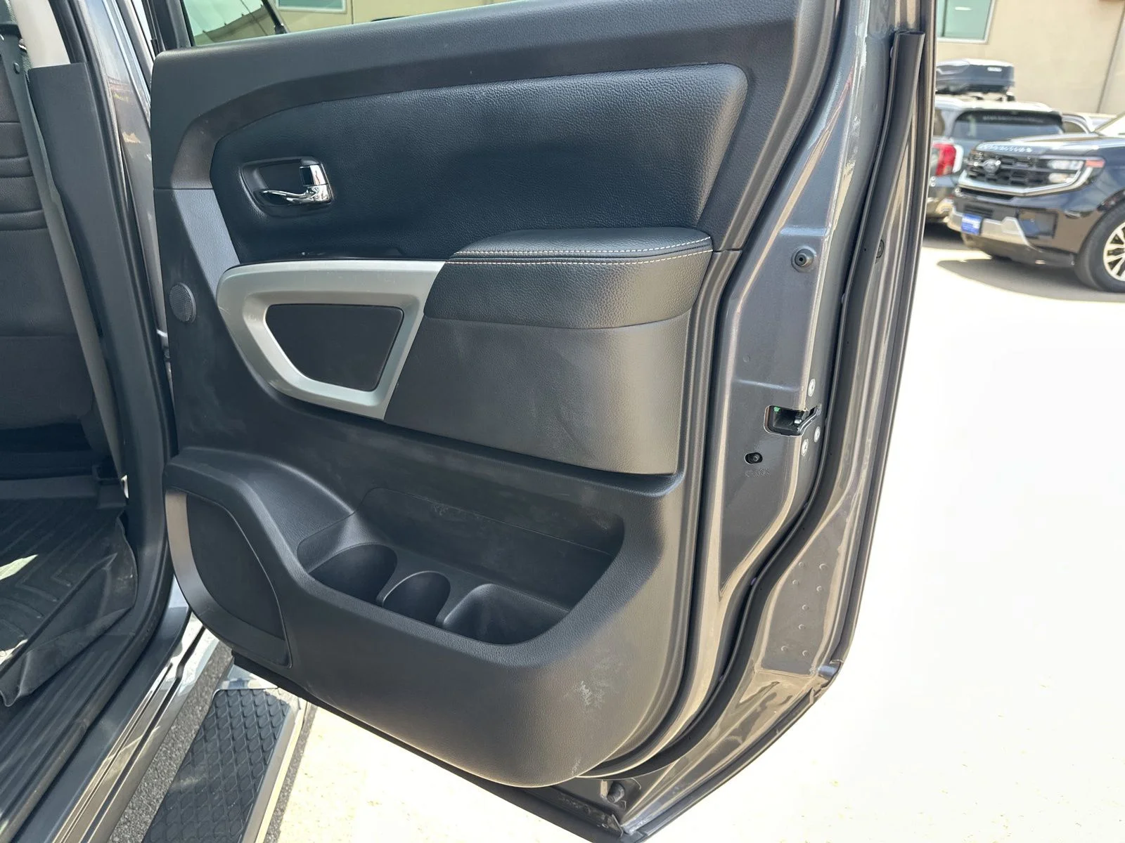 Used 2019 Gray Nissan SL image 31