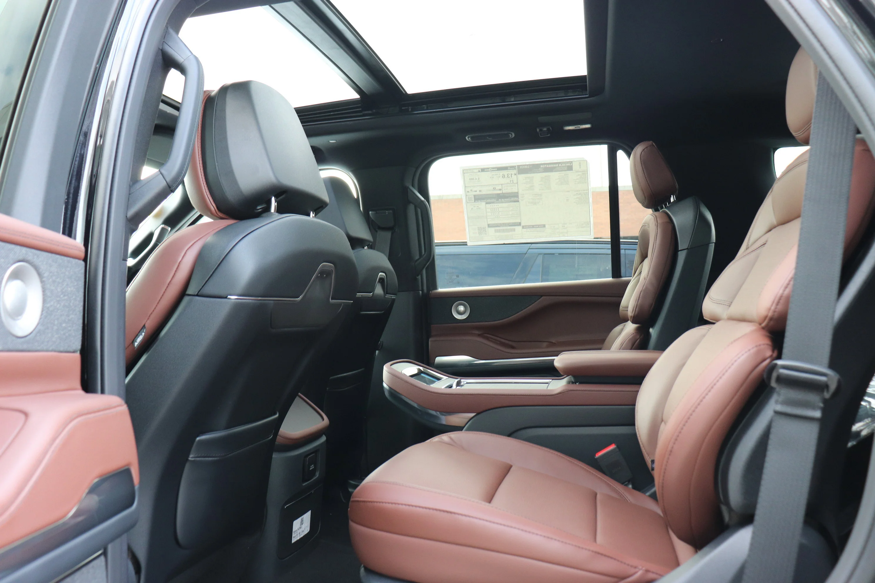 New 2026 Infinite Black Metallic Clearcoat Lincoln Reserve image 8