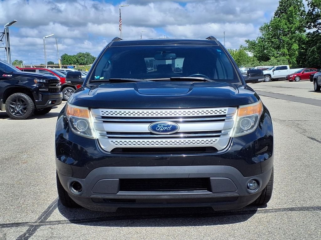 Used 2014 Gray Ford XLT image 2