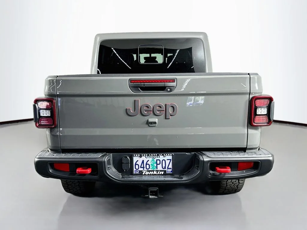 Used 2023 Sting-Gray Clearcoat Jeep Rubicon image 7