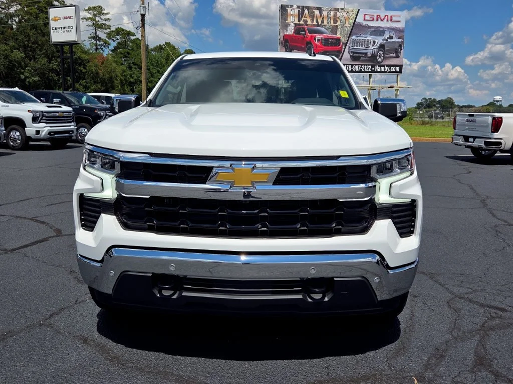 New 2026 Summit White Chevrolet LT image 26