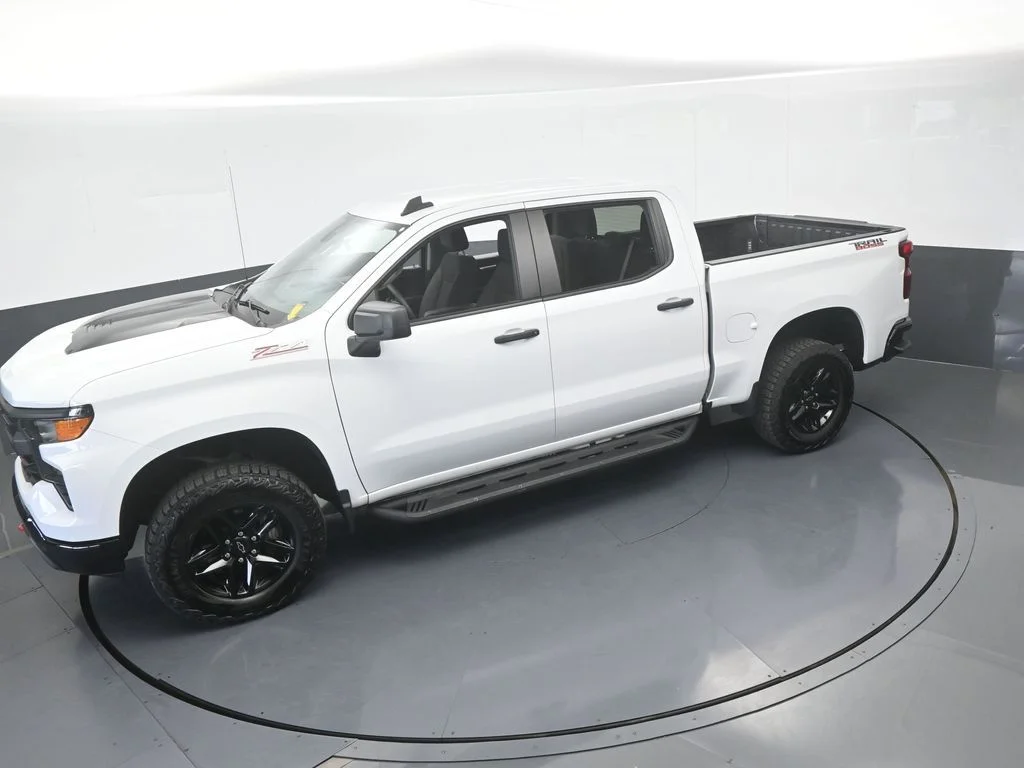 Used 2024 Summit White Chevrolet Custom Trail Boss image 51