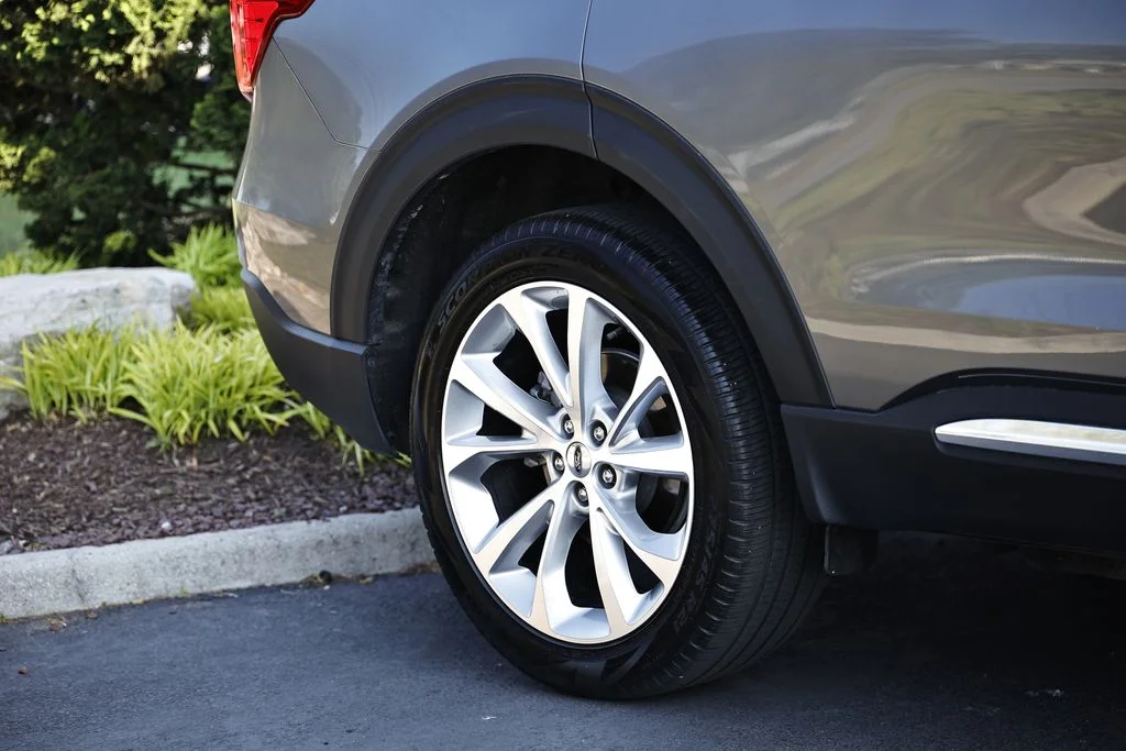 Used 2022 Carbonized Gray Metallic Ford Platinum image 6