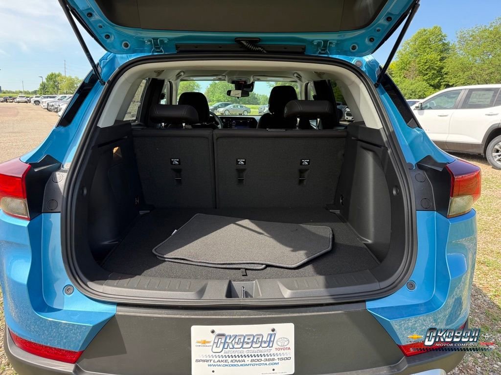 New 2026 Marina Blue Metallic Chevrolet LT image 17