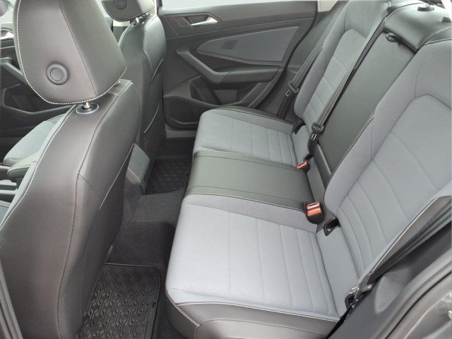 New 2027 Platinum Gray Metallic Volkswagen SE image 8