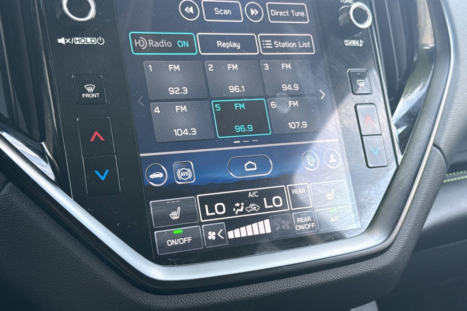Used 2024 Silver Subaru Onyx Edition image 21