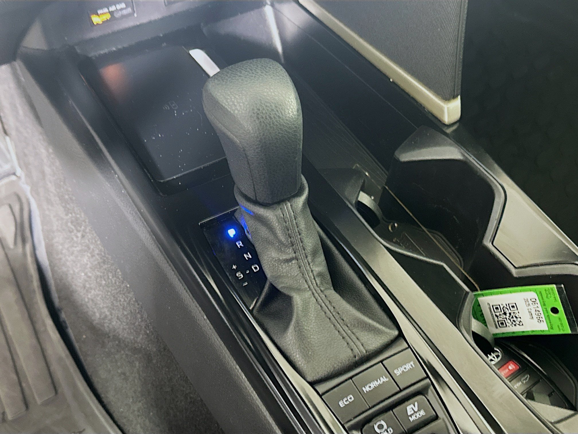 Certified Used 2025 Ice Toyota LE image 21