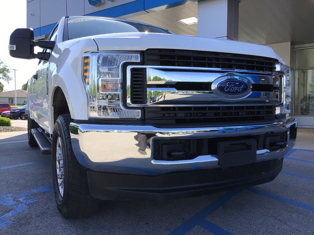 Used 2019 White Ford XL image 42