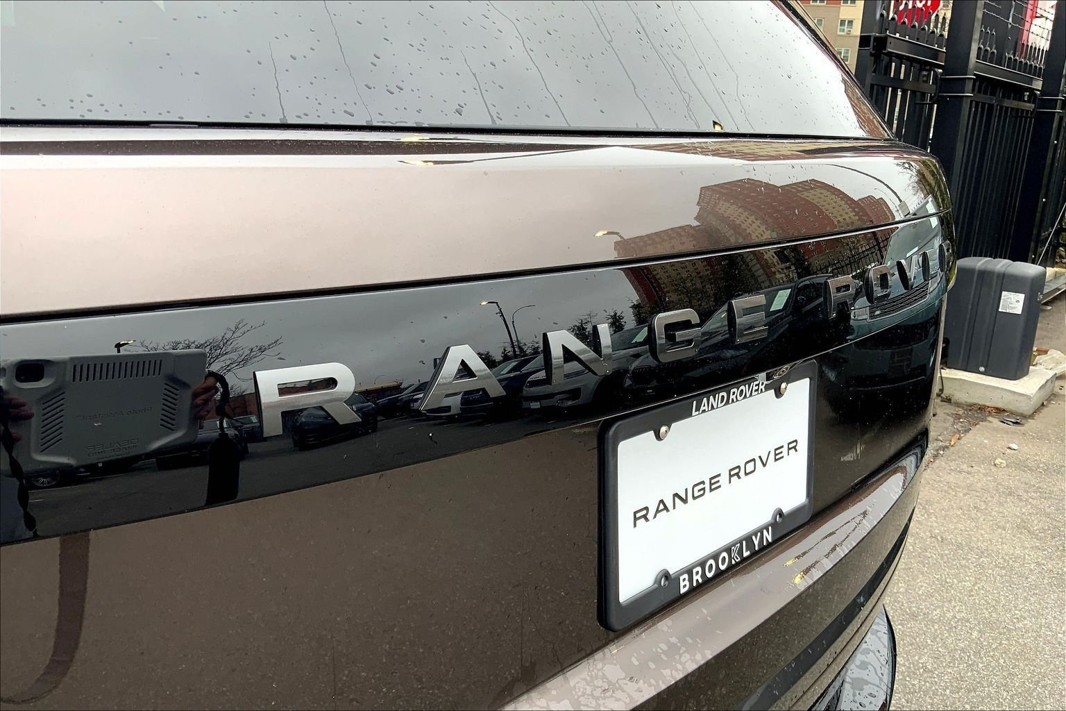 New 2026 Tourmaline Brown in Gloss finish LAND ROVER SE 7 Seats image 15
