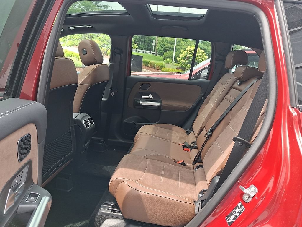 New 2026 MANUFAKTUR Patagonia Red Metallic Mercedes-Benz GLB 250 image 35