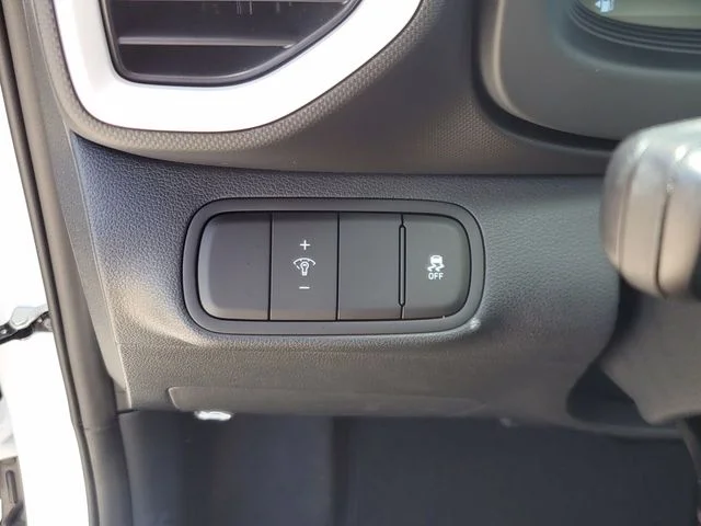 Used 2025 White Hyundai Limited image 17