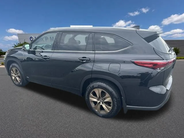 Certified Used 2022 Midnight Black Metallic Toyota Bronze Edition image 5