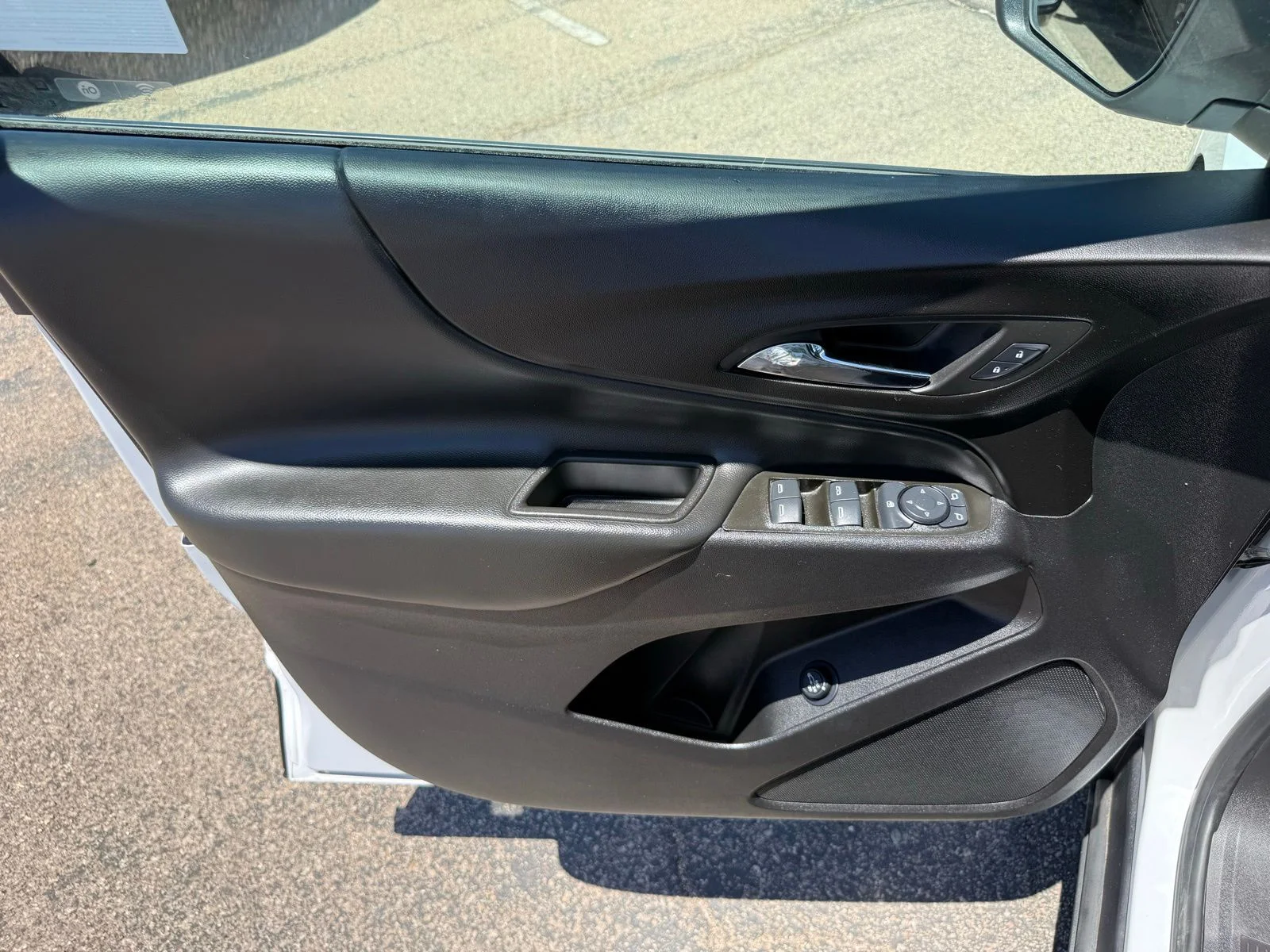 2024 Chevrolet Equinox LT - Photo 11