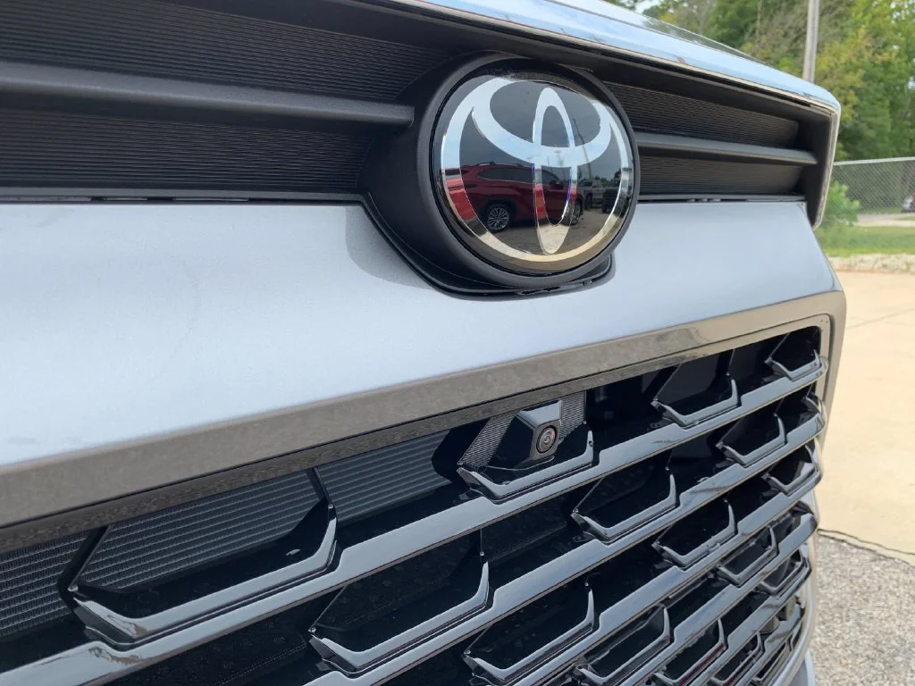 Used 2026  Toyota Platinum image 38