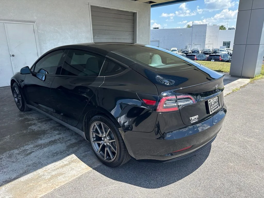 Used 2019 Black Tesla  image 5