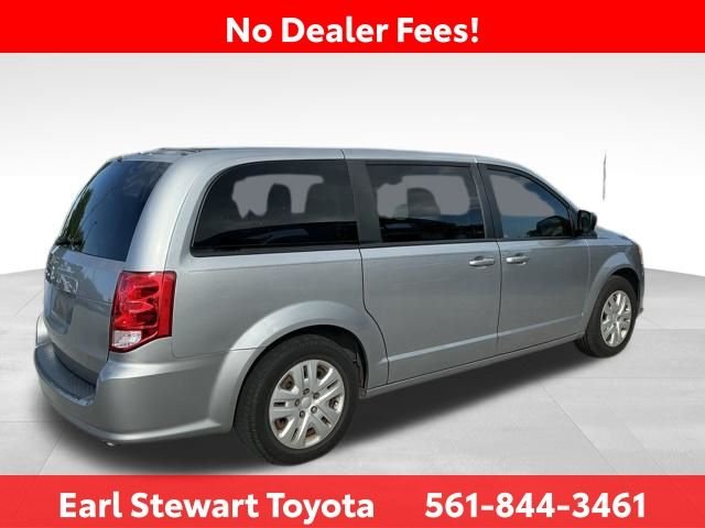 Used 2018 Silver Dodge SE image 3
