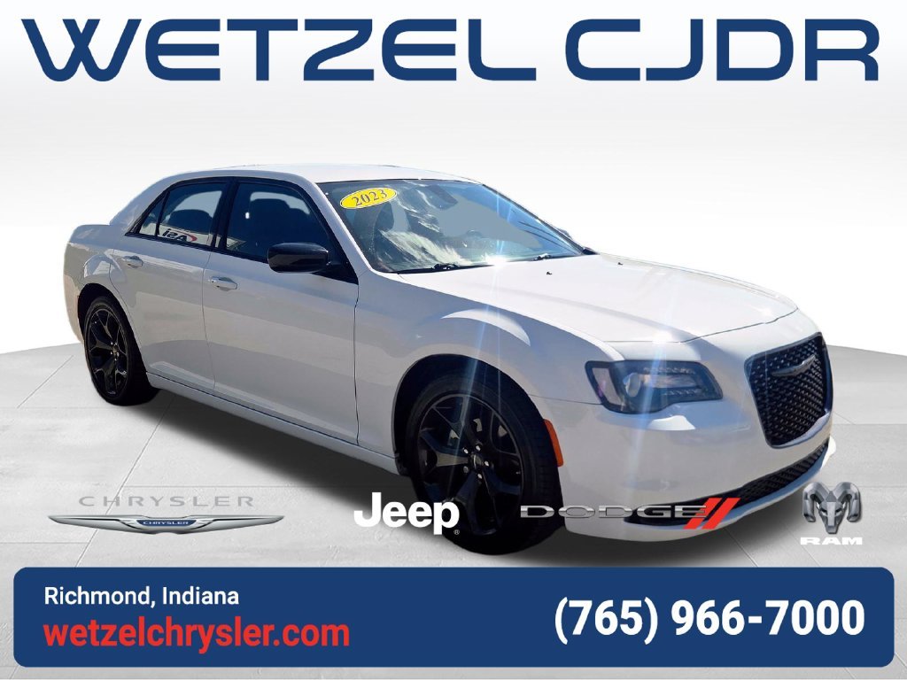 2023 Chrysler 300 Touring