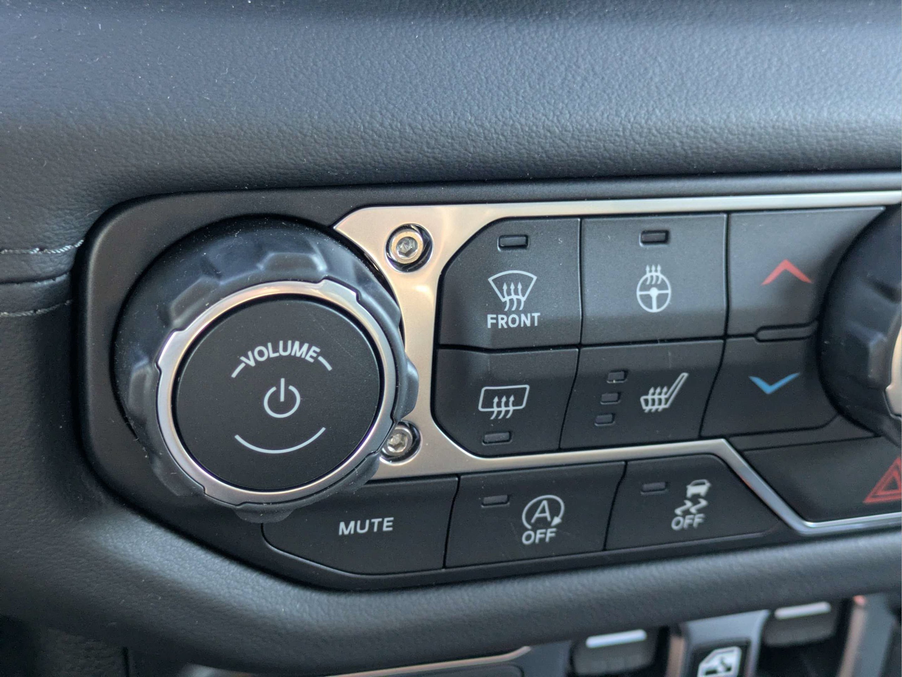 Used 2026 Bright White Clearcoat Jeep Mojave X image 20