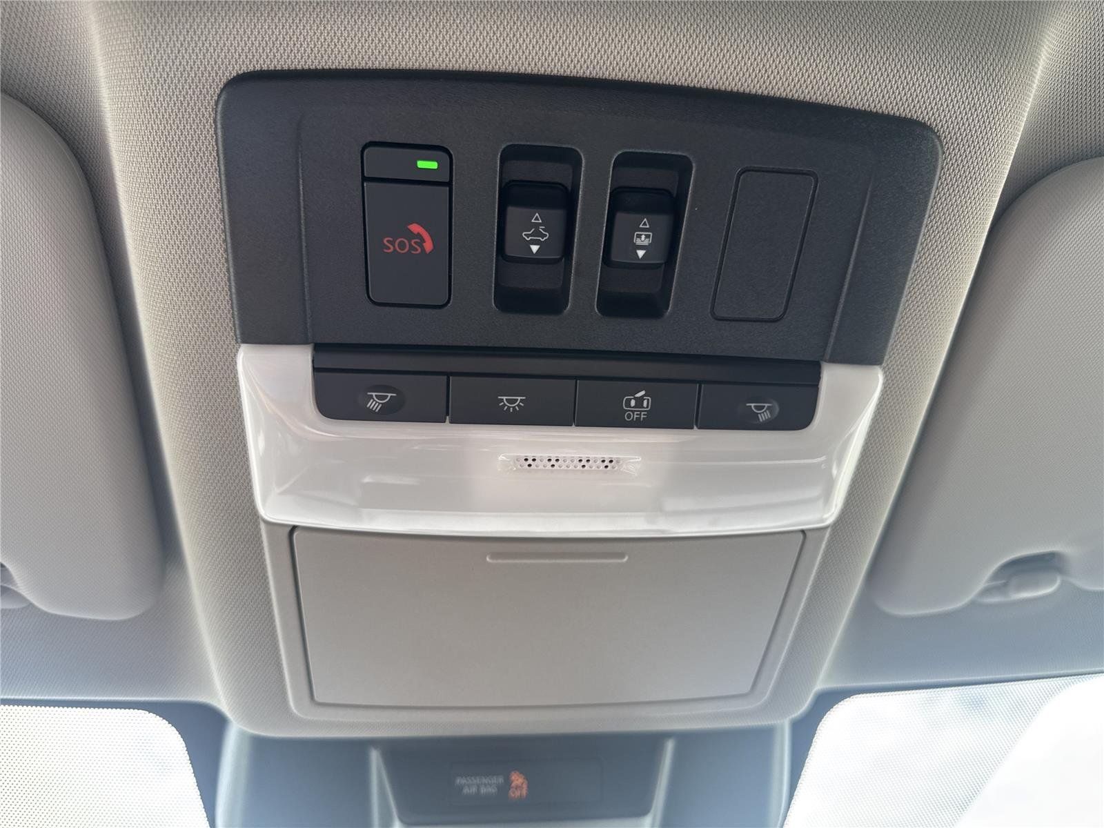 Used 2026 Super Black Nissan Platinum image 28