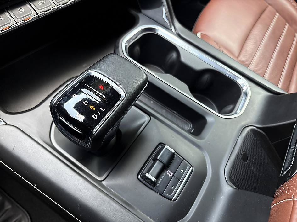 Used 2023 Onyx Black GMC Denali Ultimate image 18