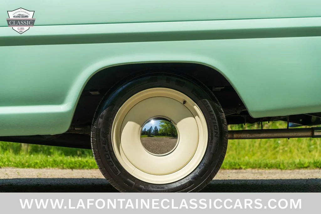 Used 1970  Ford  image 26