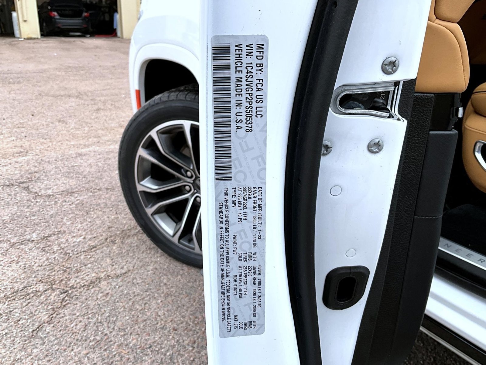 Used 2023 White Jeep Series III image 27