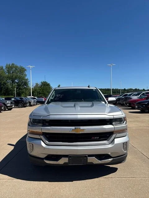 Used 2017 SILVER ICE METALLIC Chevrolet LT image 8