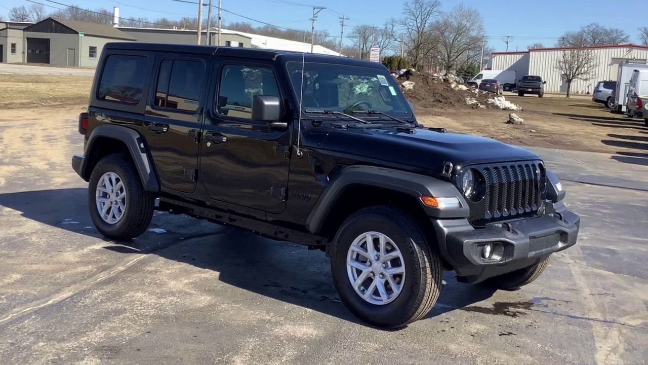 Used 2023 Black Jeep Sport S image 2